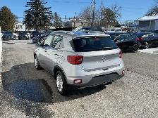 2025 Hyundai Venue - Photo 5