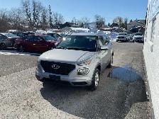 2025 Hyundai Venue - Photo 6