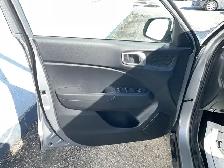 2025 Hyundai Venue - Photo 16