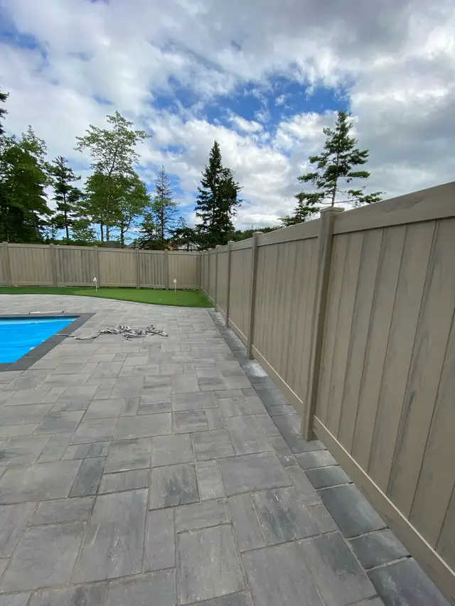 Chain link fence - Photo 6