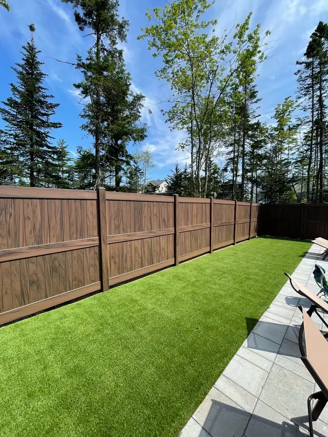 Chain link fence - Photo 8