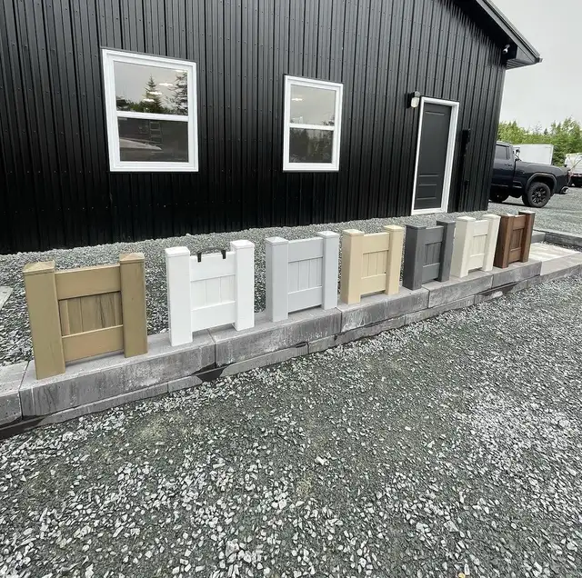 Chain link fence - Photo 10