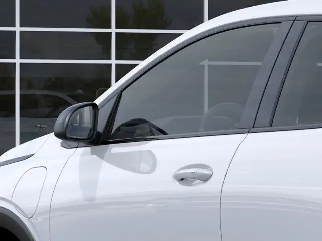 2027 Chevrolet Bolt - Photo 12