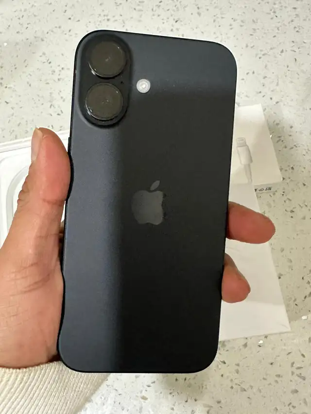 iPhone 16 128gb Airpods/Adapter Pkg/Delivery - Photo 3