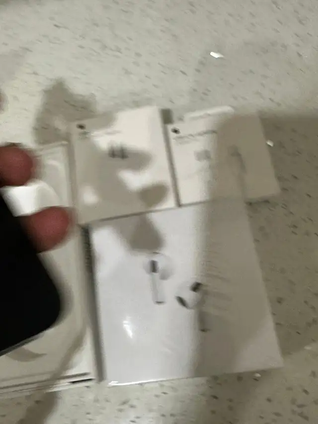 iPhone 16 128gb Airpods/Adapter Pkg/Delivery - Photo 6