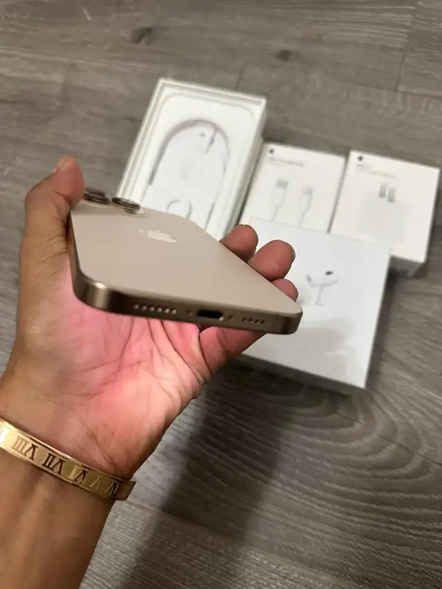 iPhone 16 Pro Max 256GB AIRPODS PKG/DELIVERY - Photo 3