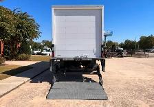 Small Moves Man With Van Truck Moving Delivery Services Pallet - Photo 3