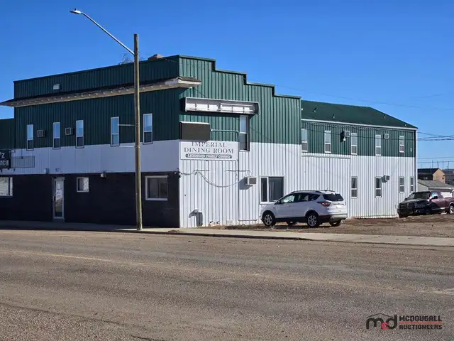 Real Estate Auction: Kings Hotel - Shaunavon, SK - Photo 4