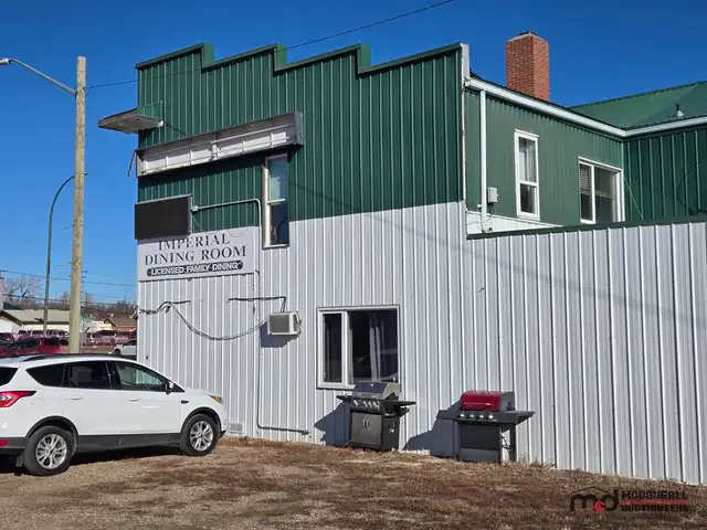 Real Estate Auction: Kings Hotel - Shaunavon, SK - Photo 7