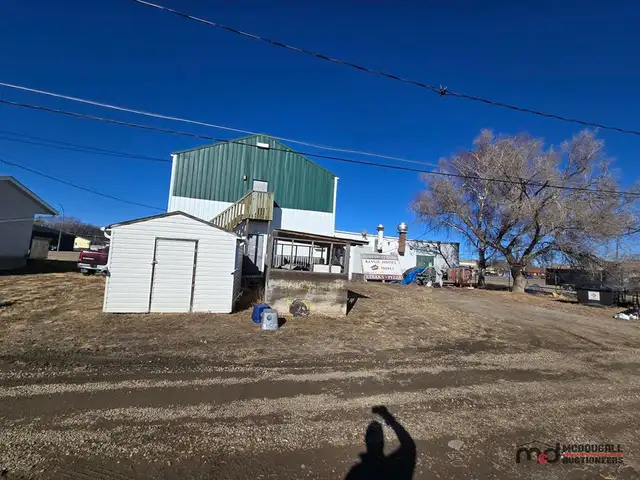 Real Estate Auction: Kings Hotel - Shaunavon, SK - Photo 9