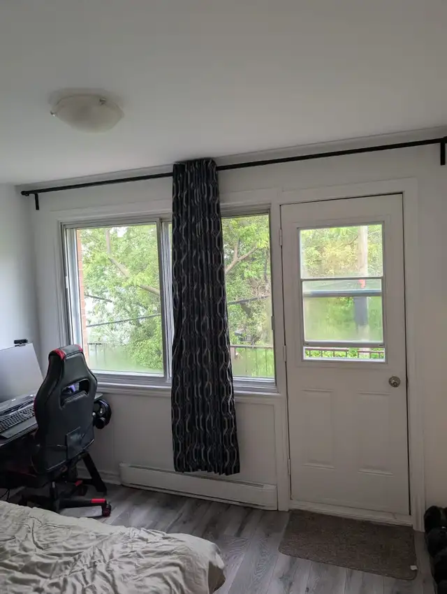 Immediately available beautiful studio in NDG - Photo 2