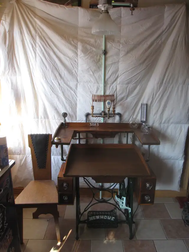 CUSTOM NEW HOME STEAMPUNK SEWING MACHINE DESK W/LIGHT & POWER
