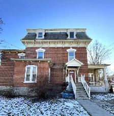 One Bedroom Apartment in Belleville $1000 All Inclusive