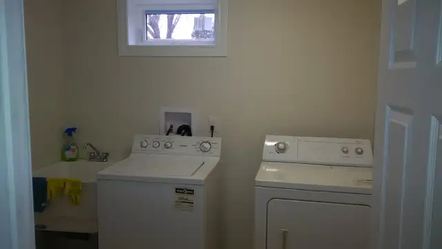 Niagara on the Lake - Virgil Ontario basement apartment FOR Rent - Photo 2