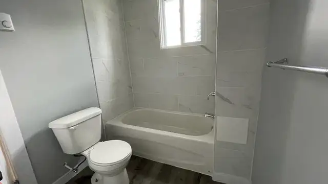 3 Bedroom Apartment - Photo 9