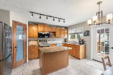 4bdrm 3.5bthrm home w/ $30,000  in builder upgrades! - Photo 3