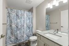 Bright 1bdrm Condo on Main Floor w/ In-Suite Laundry! - Photo 7