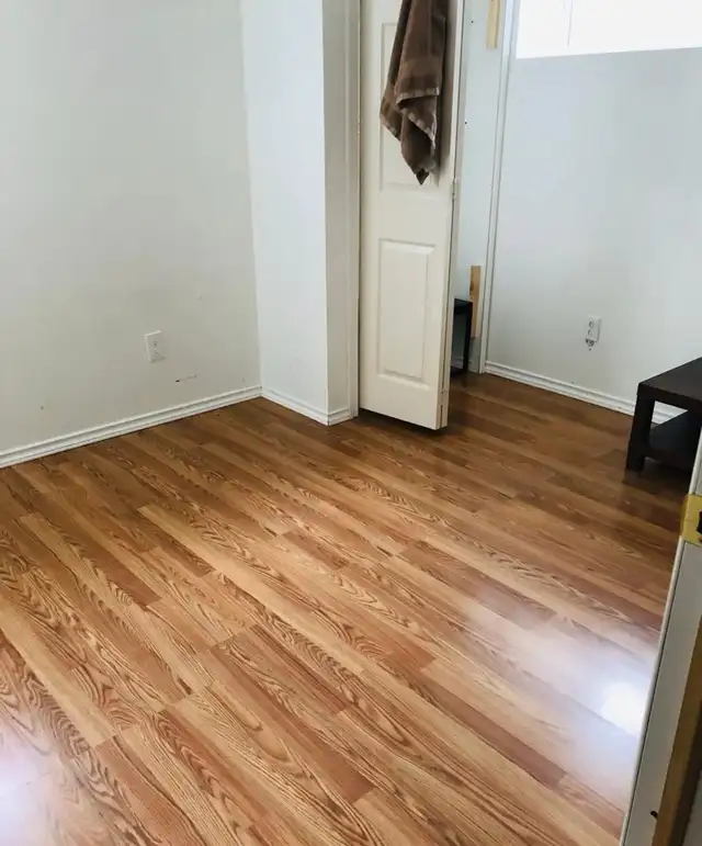 2 Bdrm basement apartment all inclusive - Photo 7