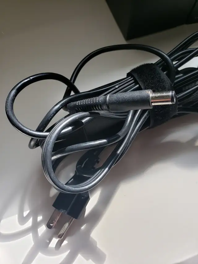 HP 45W 19.5V Laptop AC Adapter - Photo 3