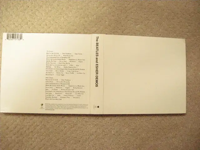 The Beatles White Album CD,s with Esher Demos