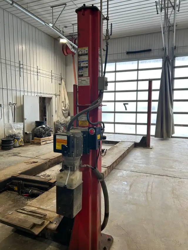 Car/Truck 4 post hoist Automotive - Photo 2