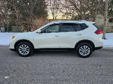 2017 Nissan Rogue SL AWD Heated Sates ,Remote Start, Reverse Cam