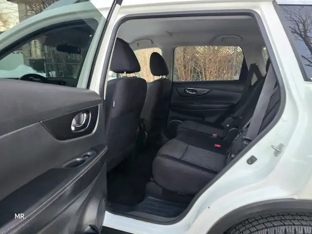 2017 Nissan Rogue SL AWD Heated Sates ,Remote Start, Reverse Cam - Photo 14
