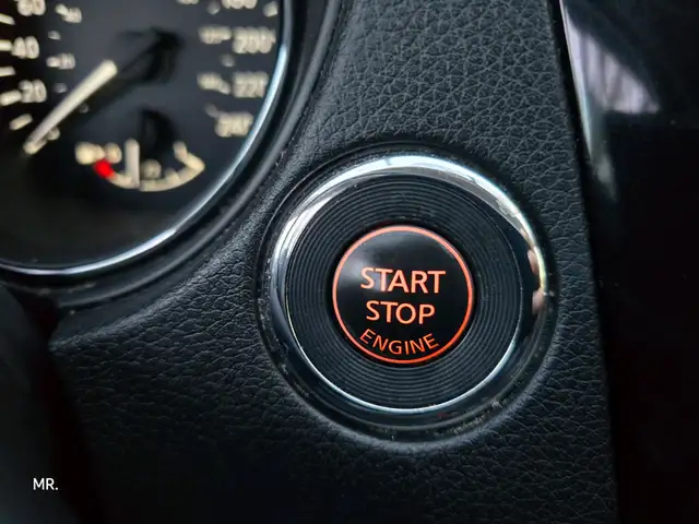 2017 Nissan Rogue SL AWD Heated Sates ,Remote Start, Reverse Cam - Photo 17