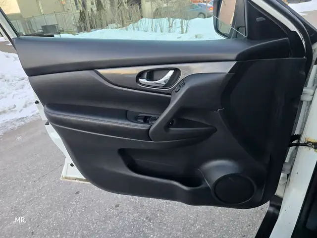 2017 Nissan Rogue SL AWD Heated Sates ,Remote Start, Reverse Cam - Photo 23