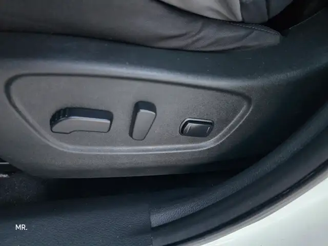 2017 Nissan Rogue SL AWD Heated Sates ,Remote Start, Reverse Cam - Photo 24