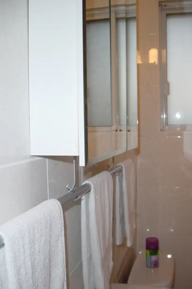 Room with private balcony near University - Photo 8