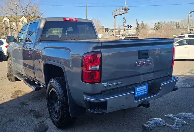 This Pickup powered by a Gasoline engine featuring 4WD/4-Wheel D - Photo 4