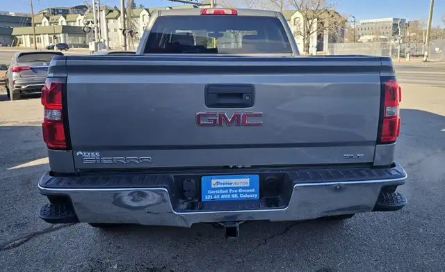 This Pickup powered by a Gasoline engine featuring 4WD/4-Wheel D - Photo 5