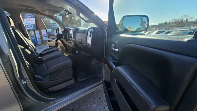 This Pickup powered by a Gasoline engine featuring 4WD/4-Wheel D - Photo 13