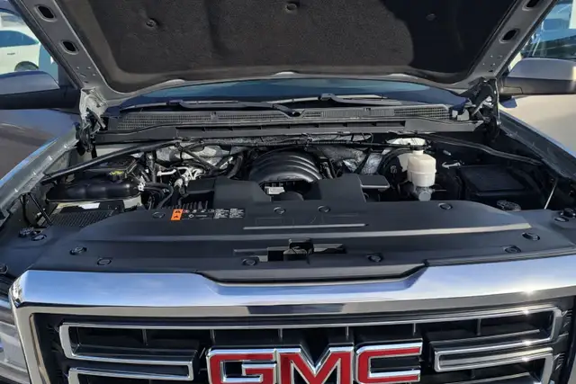 This Pickup powered by a Gasoline engine featuring 4WD/4-Wheel D - Photo 17