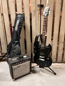 Epiphone SG, AMP, Stand, Belt and Bag