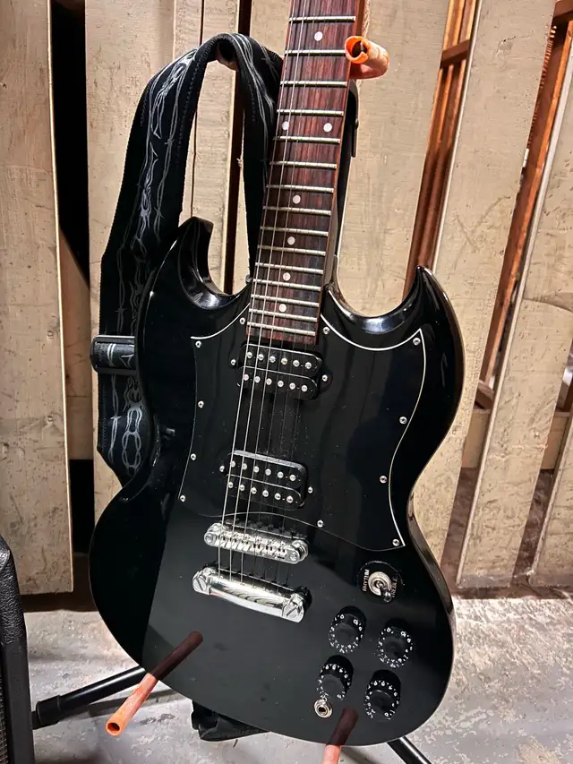 Epiphone SG, AMP, Stand, Belt and Bag - Photo 3