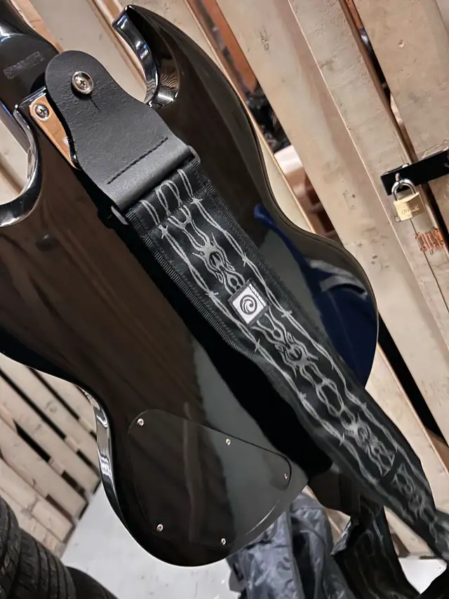 Epiphone SG, AMP, Stand, Belt and Bag - Photo 8