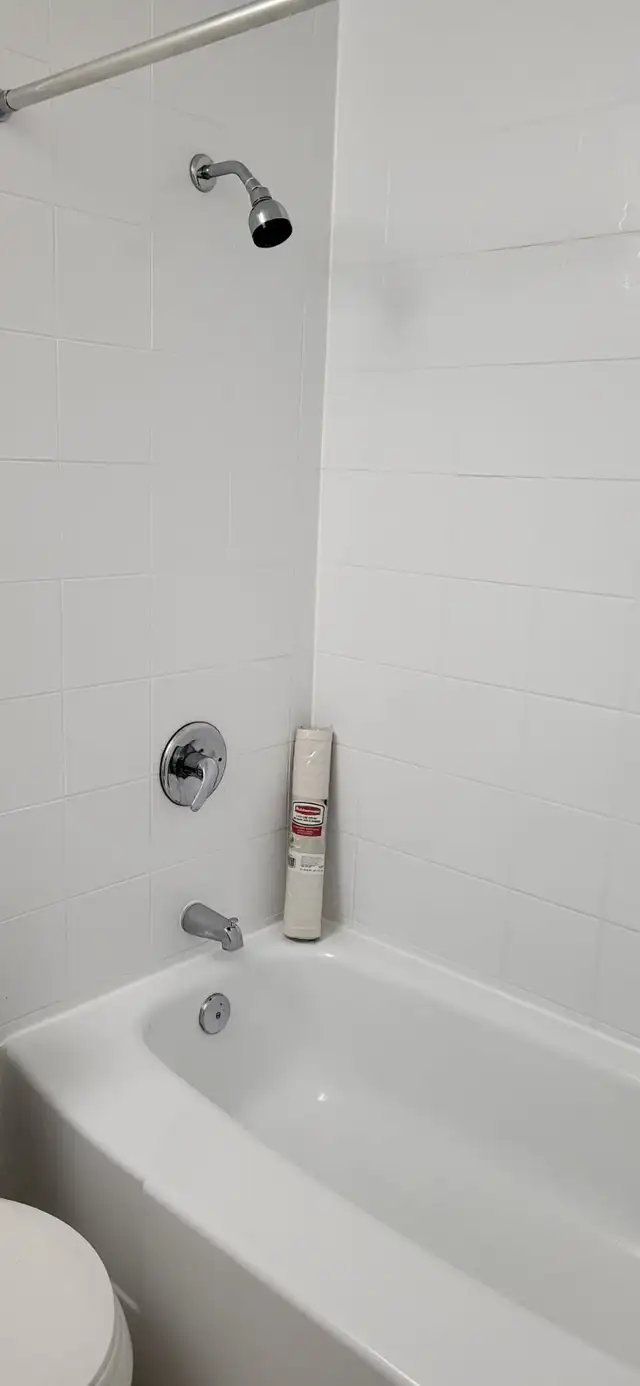 MAIN FLOOR BACHELOR APT with immediate occupancy - Photo 6