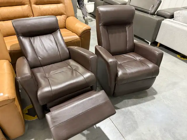 Palliser brown leather rocker swivel power recliner - Photo 5