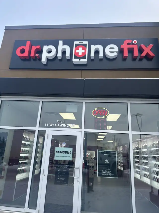 Unlocked iPhone XR Black (64GB) - Photo 3