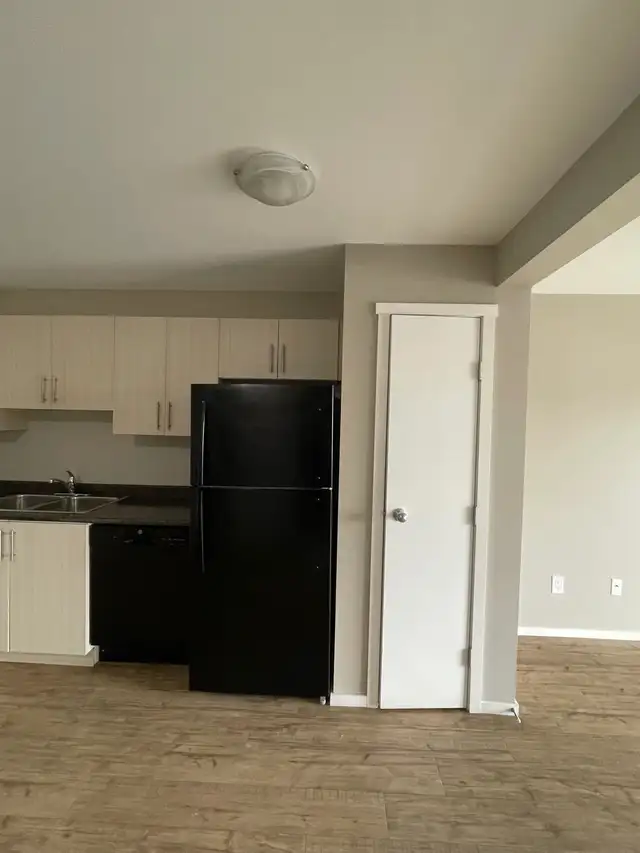 private room for rent - Photo 7