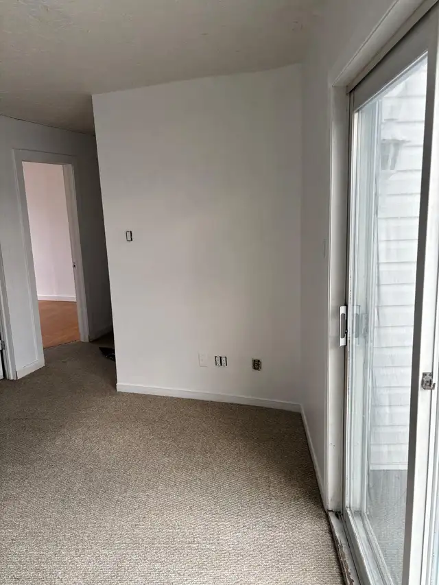 4 Bedroom Apartment for Rent – 413 Montreal Road - Photo 3