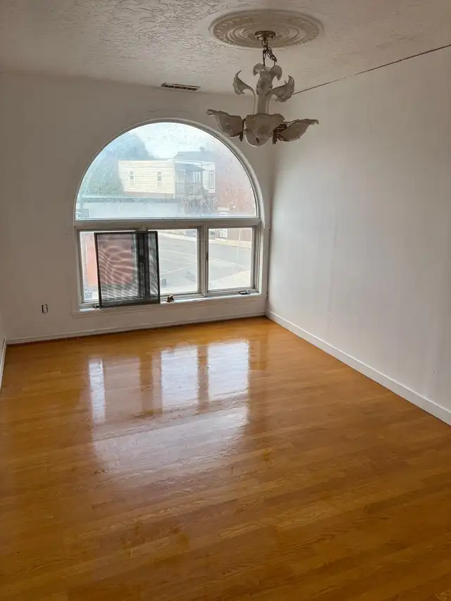 4 Bedroom Apartment for Rent – 413 Montreal Road - Photo 6