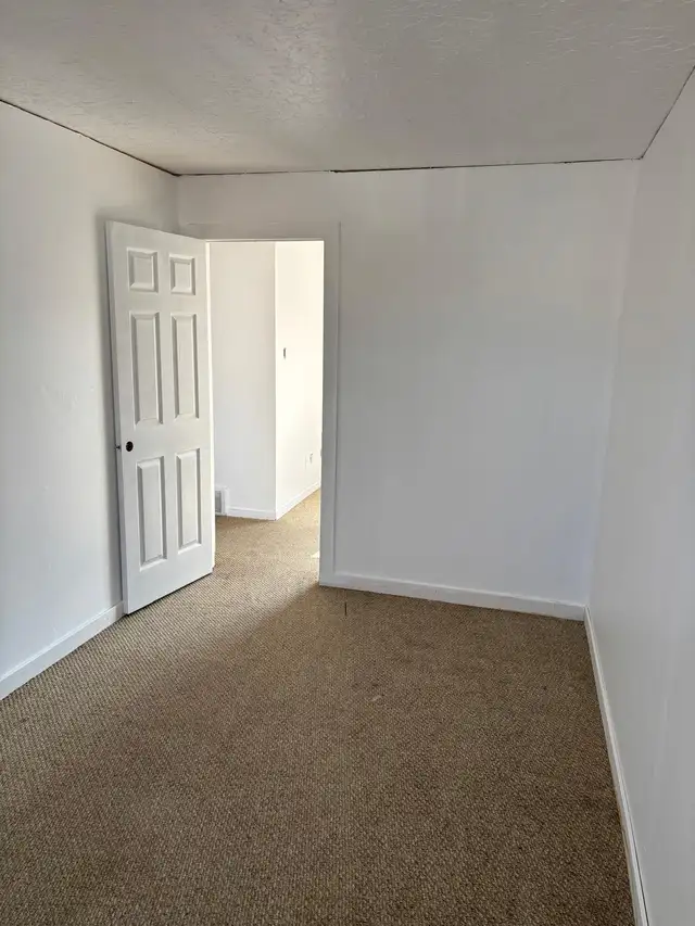 4 Bedroom Apartment for Rent – 413 Montreal Road - Photo 8