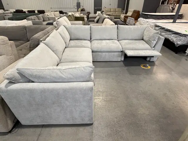 Grey 5 piece modular sectional with power footrests - Photo 2