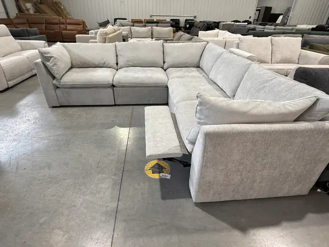 Grey 5 piece modular sectional with power footrests - Photo 3