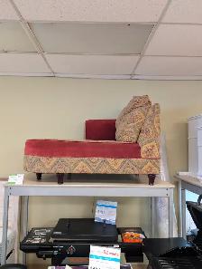 VINTAGE LOUNGE $100 NO TAX - Photo 2