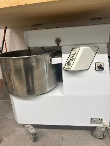 Bakery mixer