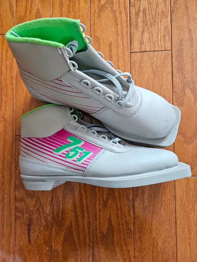 New Cross Country Skis and boots - Photo 5